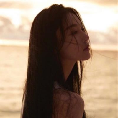 百般红紫斗芳菲《猜一人名》