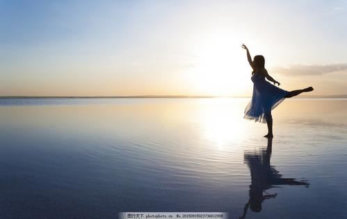 班昭文采确实佳 《8字广告语》