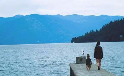 工人受重视 《七画单字》