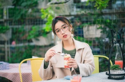 东升西落才动身 《李白诗目》