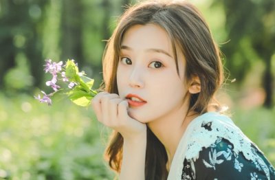 猜谜语题目:半推半就《打一个字》