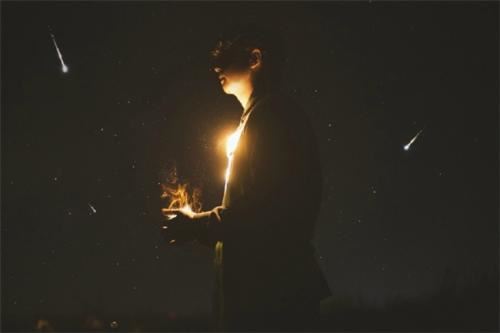 孩子长大离父母《猜一成语》