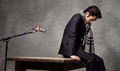 猜谜语题目:哪一种蛇有很多嘴巴《打一个成语》