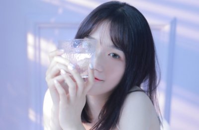 这个冒失人_眼镜给弄成了两半 《家电名词》