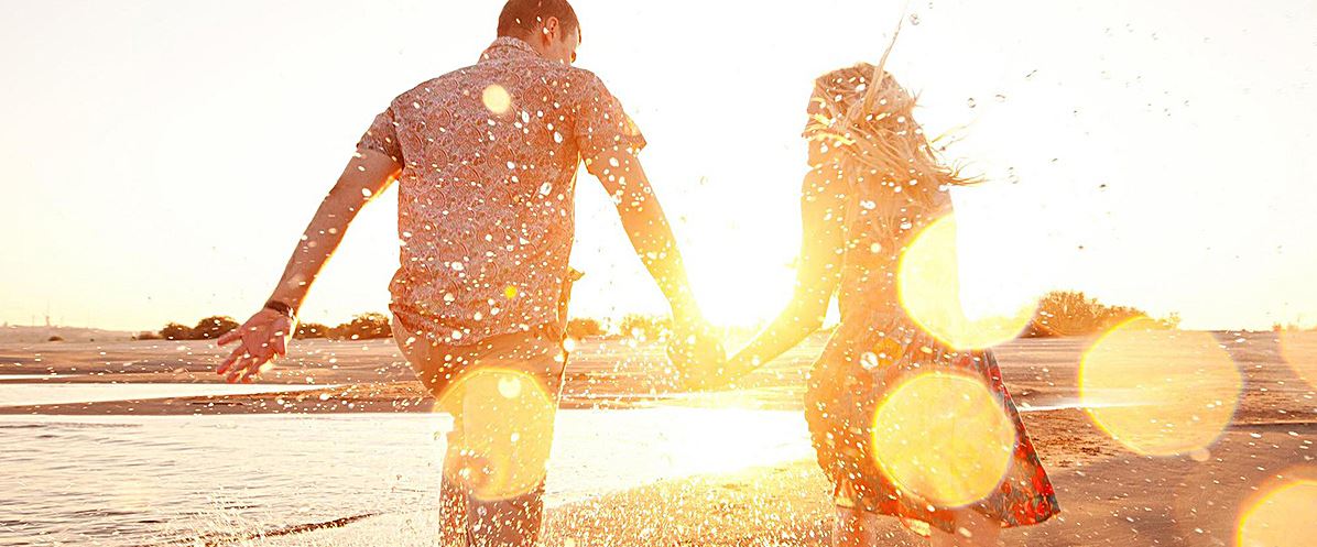 猜谜语题目:玉容深锁今始见《打一个植物学词》