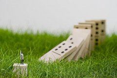 携手向前别落后 《八画单字》