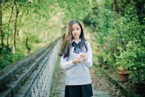 “百年里_浑教是醉_三万六千场”　《猜古代画家》