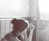 宴席刚开便获吻 《五字牙膏广告语》