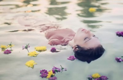 一掷千金为美酒 《骊珠》