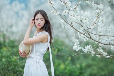 婚姻是男人的坟墓　《猜成语》