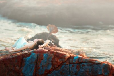 几缕银丝飘逸_东邪双目炯然 《七字常用语》